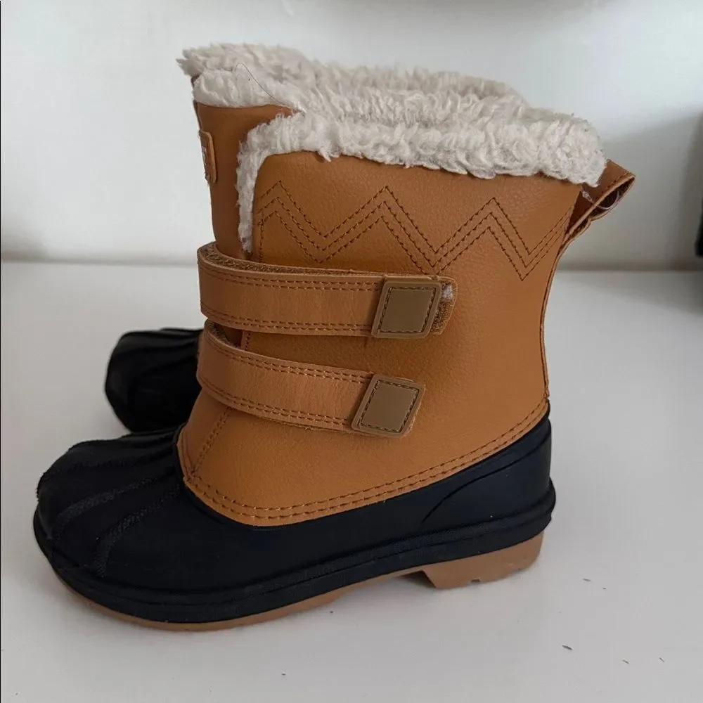 Cat & Jack Kids' Black and Tan winter Boots EUC